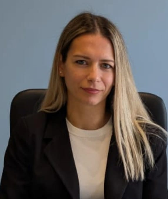 Adriana G.