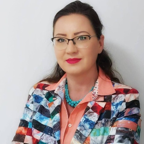 Claudia I.