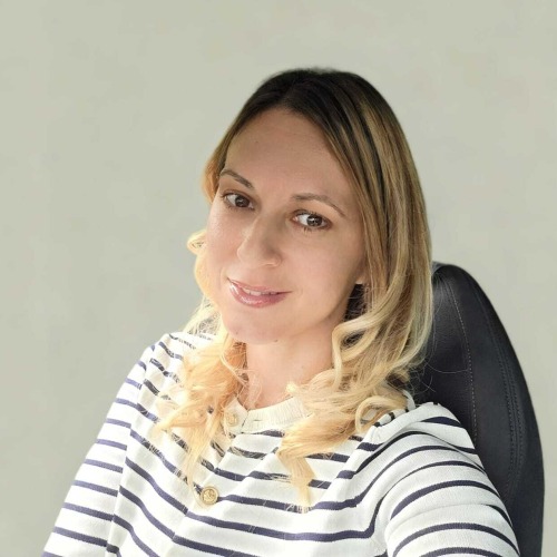 Ramona R.